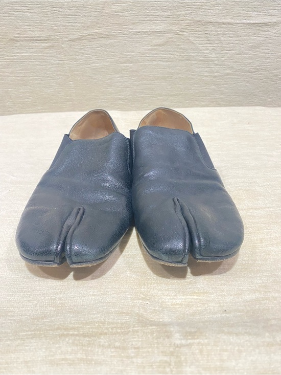Maison Martin Margiela Black Split-Toe Leather Slip-Ons main image 10